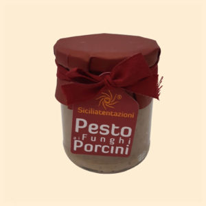 Jar of Pesto and porcini mushrooms food shop Bellagio